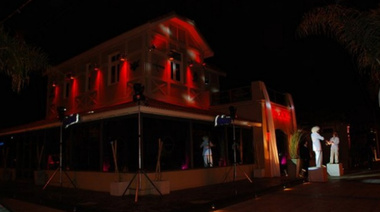 La respuesta de Tom Jones a las denuncias recibidas por prácticas homofóbicas y discriminatorias