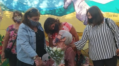 "Nuestra memoria, tu recuerdo": Inauguraron mural en memoria de Adriana Celihueta
