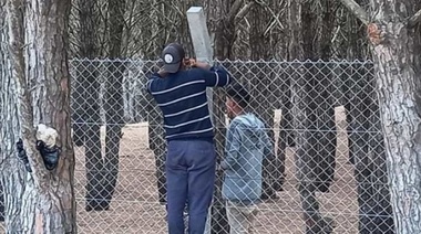 Piden que se retire el alambrado olímpico en Villa del Parque por no cumplir con las reglas del contrato de concesión
