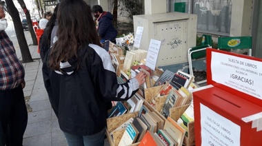 Exitosa "suelta de libros" en la Biblioteca "Andrés Ferreyra"