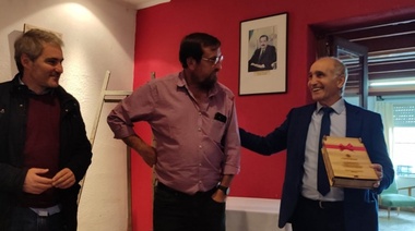 "Con la democracia se come, se educa, se cura"