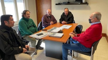 Por el Puente Ezcurra: le presentaron 30 mil firmas a Jorge Álvaro