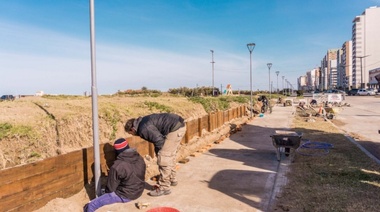 Se retomó el trabajo de luminarias en la Avenida 2: bajadas de 4x4 y Hogar Raimondi