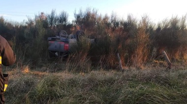 Impactante vuelco en el acceso a La Dulce