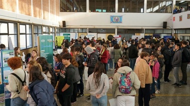 Se realizó la Expo Educativa con muchos estudiantes en busca de su futuro