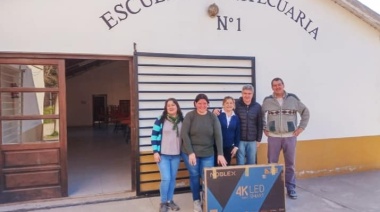 El PJ recorre el interior con donaciones para los establecimientos educativos