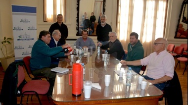 Jorge Alvaro se reunió con los intendentes de Benito Juárez y González Chaves