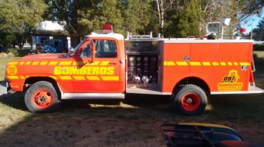 La cooperadora de Bomberos Voluntarios de Santamarina donó una nueva autobomba