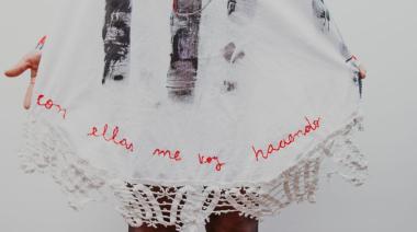 Se inaugura una muestra artística en base a piezas textiles