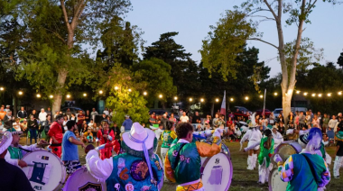 A puro color y música se llevaron a cabo los carnavales en San Cayetano