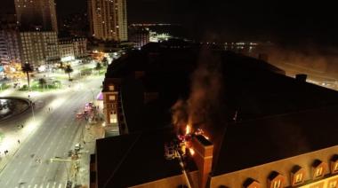 Mar del Plata: Un desprendimiento de la falla valenciana provocó un incendio en el techo del Auditorium