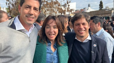 Sánchez Jauregui junto a Kicillof y de Pedro en la entrega de más de 300 notebooks