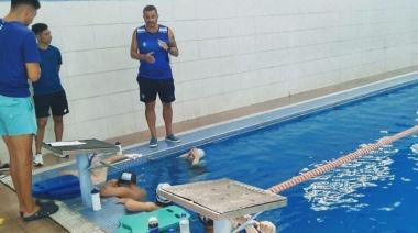 Bertone al frente del equipo nacional de nadadores con Sindrome de Down