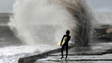 Pronostican un fenómeno de "olas gigantes" para Necochea