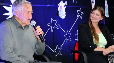 Emotiva presentación del libro "Omar el Gran Maestro" en San Cayetano