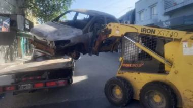 Retiraron los autos quemados de la Galería Central