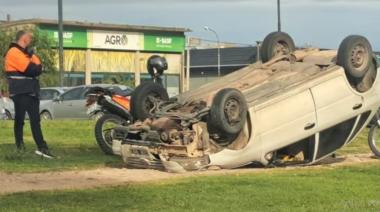 Volcó un auto en inmediaciones del Instituto 31