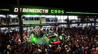 Juan Bautista De Benedictis presentó su Mustang en Necochea ante una multitud