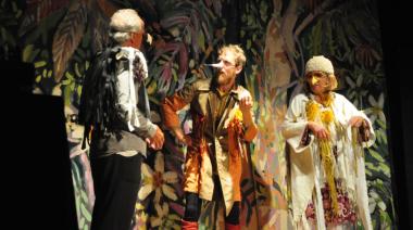Intangible Teatro presenta: "Todo lo que se avecina" en Salta La Térmica