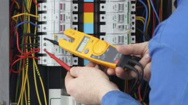 Oportunidad laboral en Necochea: Se busca Técnico en Electricidad y Refrigeración bajo convenio UOCRA