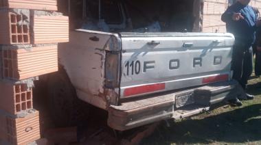 El drama de una mujer con su hijo en Quequén: "se incrustó una camioneta y perdimos todo"