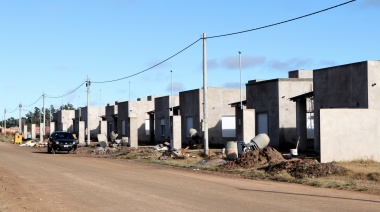 San Cayetano: Policías próximos a estrenar hogar en un nuevo barrio