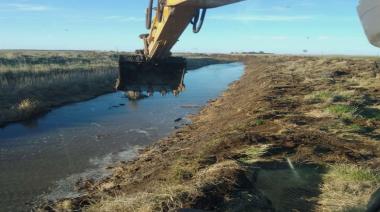 El Emsur avanza en la reparación de caminos rurales de Necochea tras las lluvias