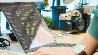 Curso gratuito de programación en San Cayetano: Inscribite en ‘Más allá del Código’