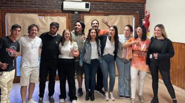 "Seamos alternativa en Necochea", arengó Gisela Barbieri en su brindis de fin de año