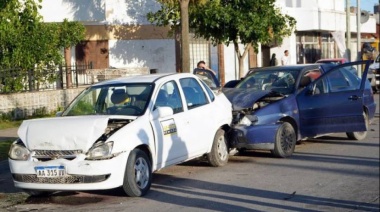 Choque en la avenida 75: una niña herida y tres vehículos afectados por un accidente en cadena
