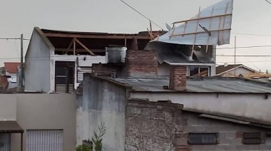 Fuerte temporal azotó Necochea y Quequén: destrozos, corte de luz y suspensión de eventos