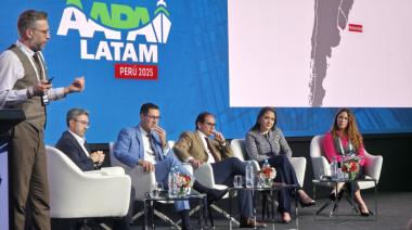 Puerto Quequén en Perú: Jimena López modera debate sobre modernización y futuro de los puertos latinoamericanos
