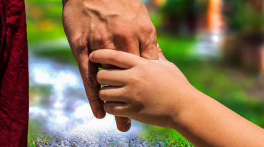 Charla sobre adopción en Necochea: “El derecho de niños y niñas a vivir en familia”