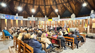 Denunciaron que arrojaron basura de la Capilla Medalla Milagrosa en la ribera del Río Quequén