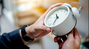 ¿Cambia la hora en Necochea? El impacto del ajuste de huso horario aprobado por Diputados
