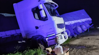 Un camionero necochense volcó en Santa Fé y le hallaron medicamentos y polvo blanco