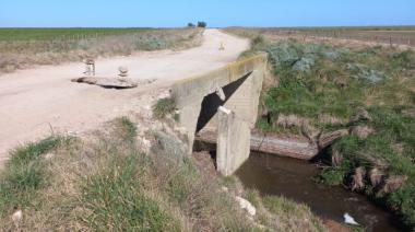 San Cayetano: el camino a Las Brusquillas está cerrado por daños en el puente del arroyo Cristiano Chico