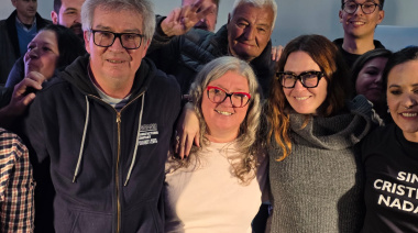 La lista celeste y blanca cerró campaña en Quequén: “Para frenar a Milei y el avance de La Libertad Avanza en el distrito”