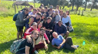 “La vida en la naturaleza no es solo dormir en carpa”: una propuesta que invita a repensar la educación al aire libre