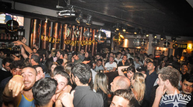 Antares Necochea cumple 16 años y vuelve a reunir a la ciudad con su espíritu cervecero