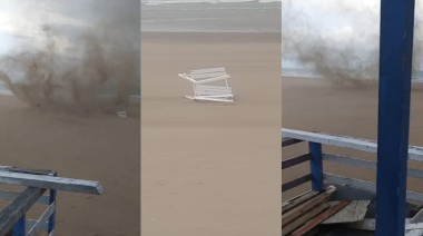 Un remolino de arena avanzó sobre la costa y quedó registrado por guardavidas necochenses