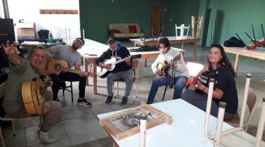 Una Escuela de Blues crece en Necochea y celebra su muestra con artistas de la región