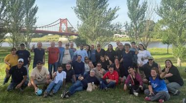 Organizaciones peronistas necochenses sellaron deseos y reflexiones en una "cápsula del tiempo"