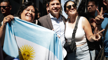 “No beneficia a nadie que trabaja”: Kicillof rechazó la reforma laboral en la marcha a Plaza de Mayo