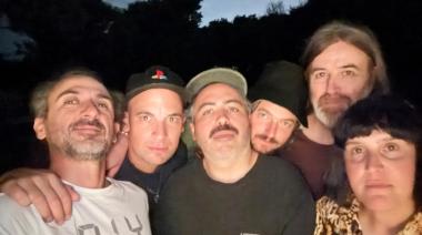 Rock al atardecer en la costa: Los Inciertos tocan este jueves en El Caño