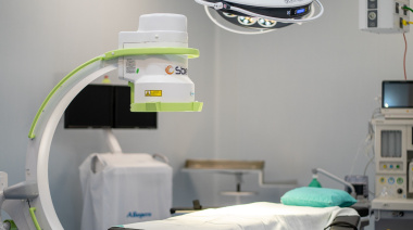 Más tecnología y menos derivaciones: San Cayetano realizó una inédita operación de cadera