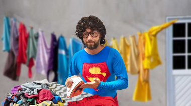 “Monólogos Heroicos” en Necochea: La Indu celebra 10 años con una función solidaria por el Hospital Ferreyra