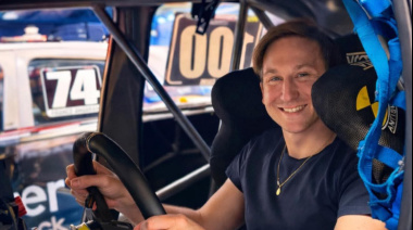 Franco De Benedictis presenta su nuevo auto en Necochea con un evento solidario a beneficio del Hospital