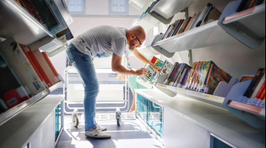 Lecturas, poesía y puerto: llega la “Biblioteca de Bolsillo Sobre Ruedas” al CIP