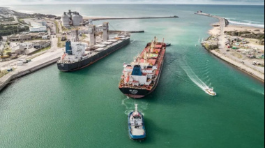 Puerto ACA Quequén celebró 40 años del primer embarque con acto conmemorativo y recorrido institucional